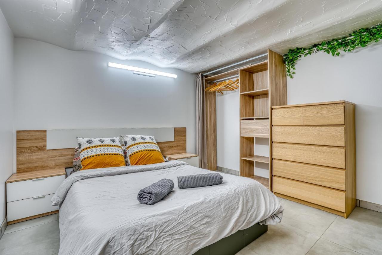 Sous-Sol Amenage 32M2 - Proche Paris Apartment โอแบวีลีเย ภายนอก รูปภาพ